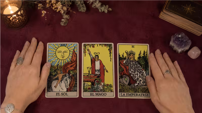 Tarot - Artículos de El tarot como espejo del alma: acompañamiento, no predicción